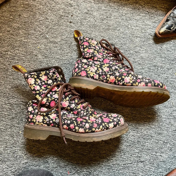 Dr Martens Rose Canvas Boots, size 37 - Picture 2 of 6